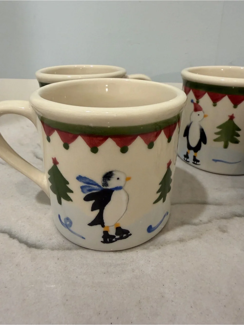 Vintage Hartsone 1982 handpainted Christmas Holiday Coffee Mugs Set of 5 (Cream)