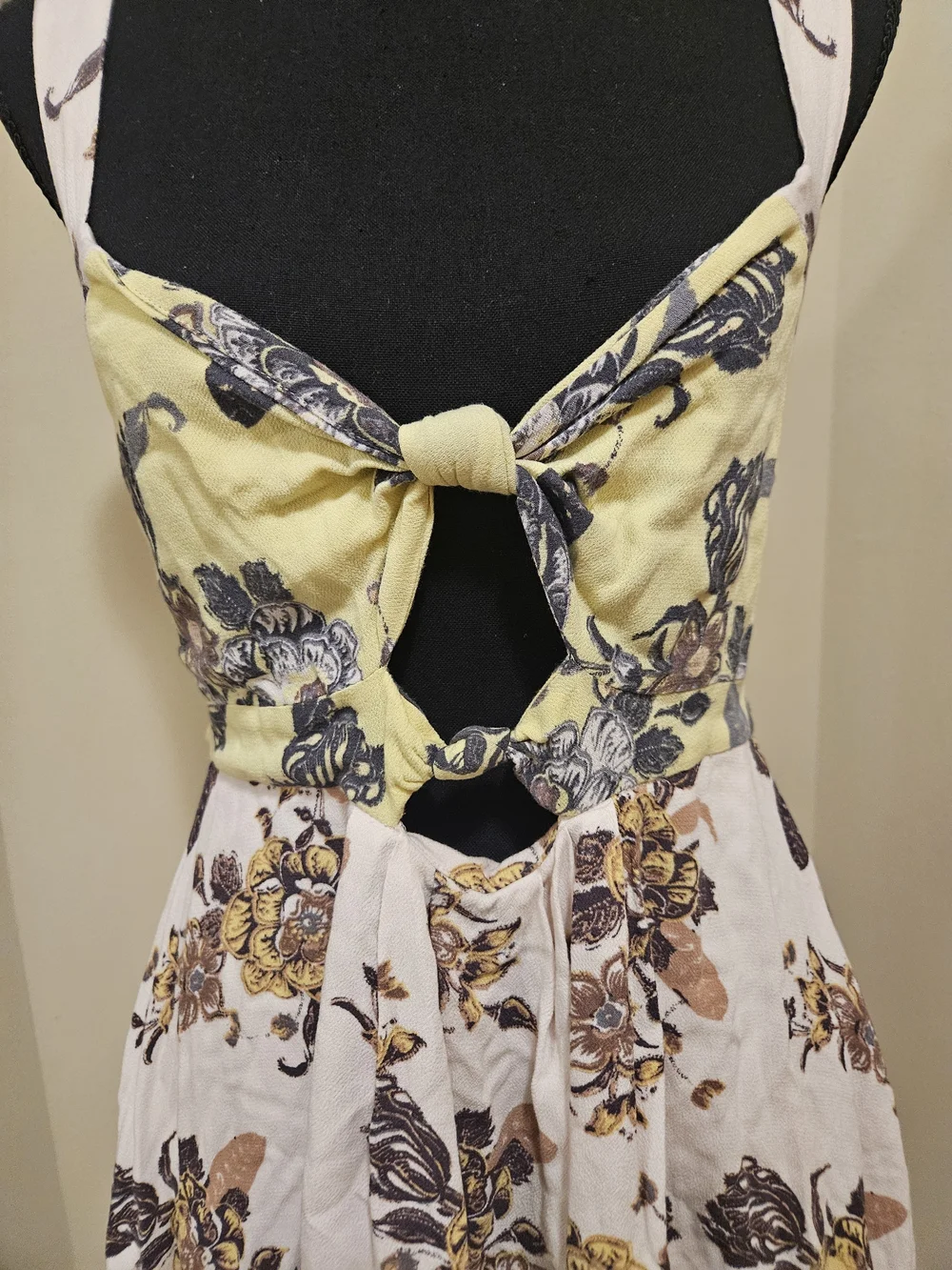 Free People sleeveless twist