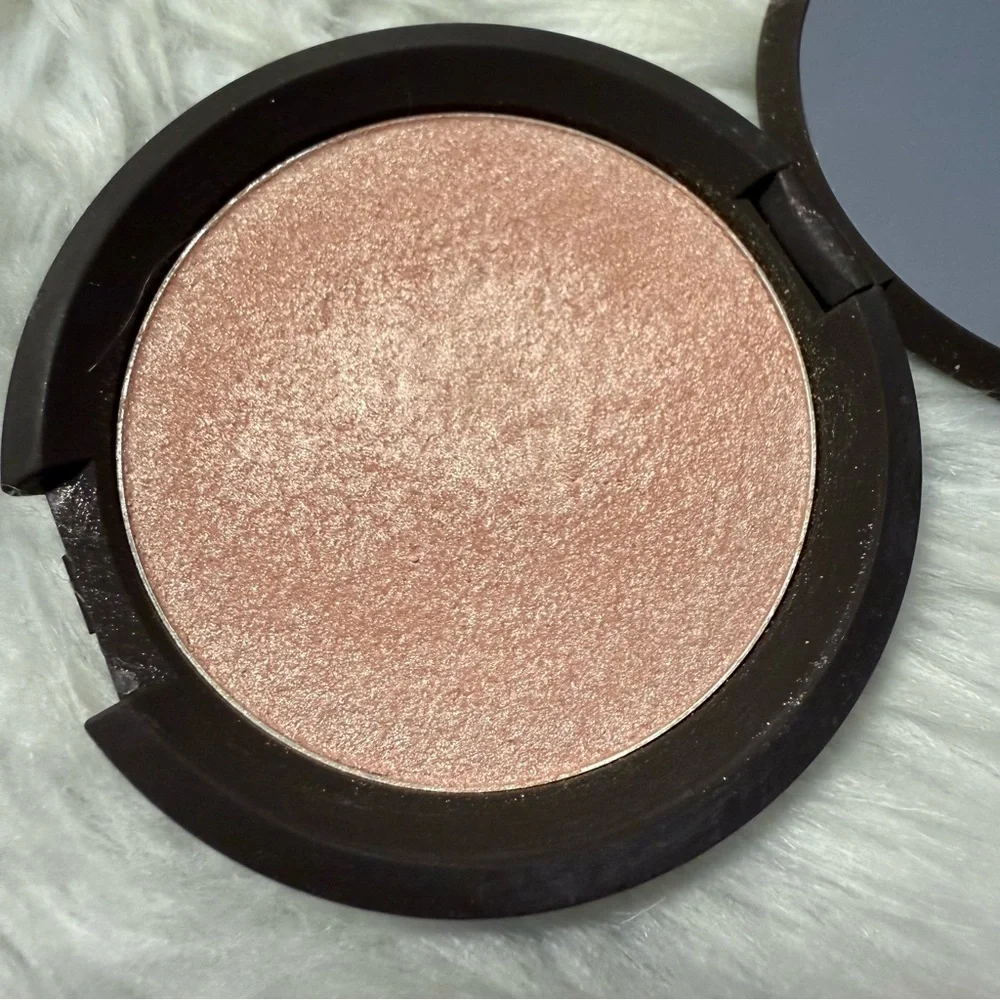 BECCA highlighter duo