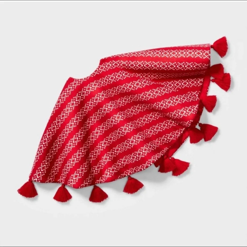 NWT  48in Fair Isle Christmas Tree Skirt with Tassels Red/White - Wondershop