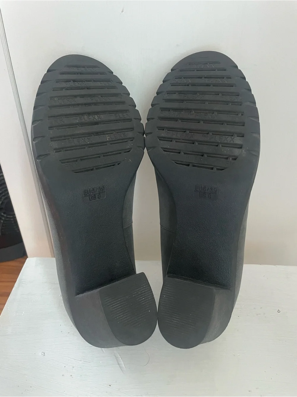 THE FLEXX Gray Suede‎ Fringe Block Heel Loafers