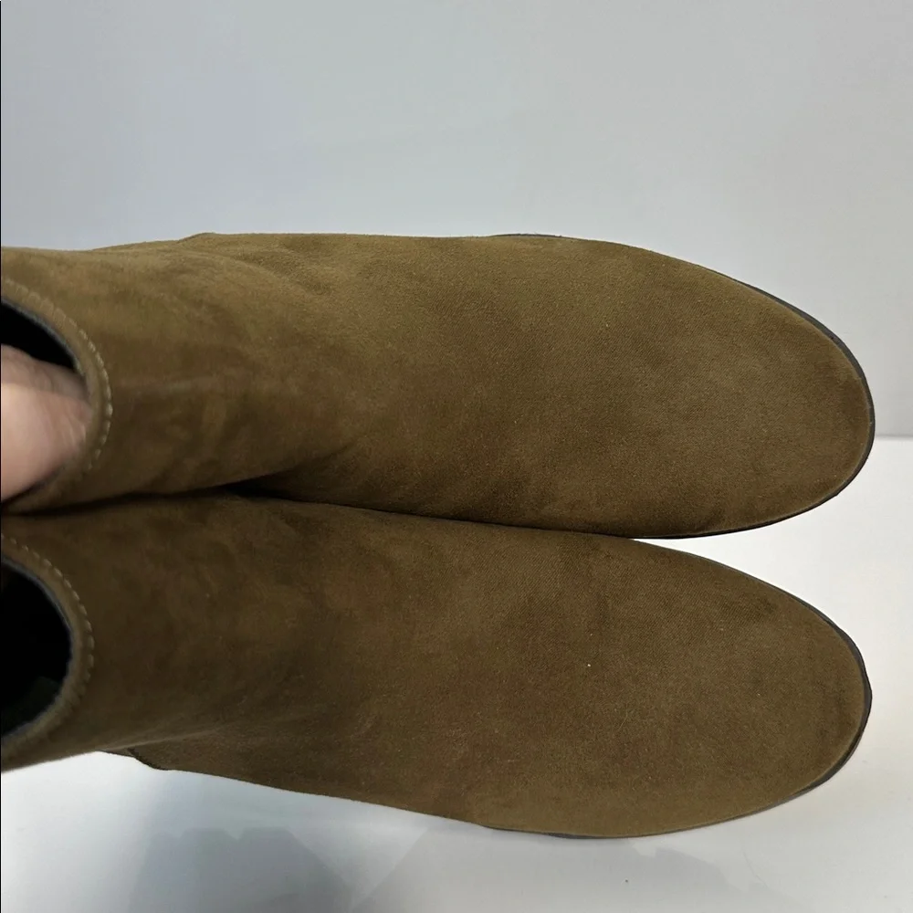 Journee Collection heel height