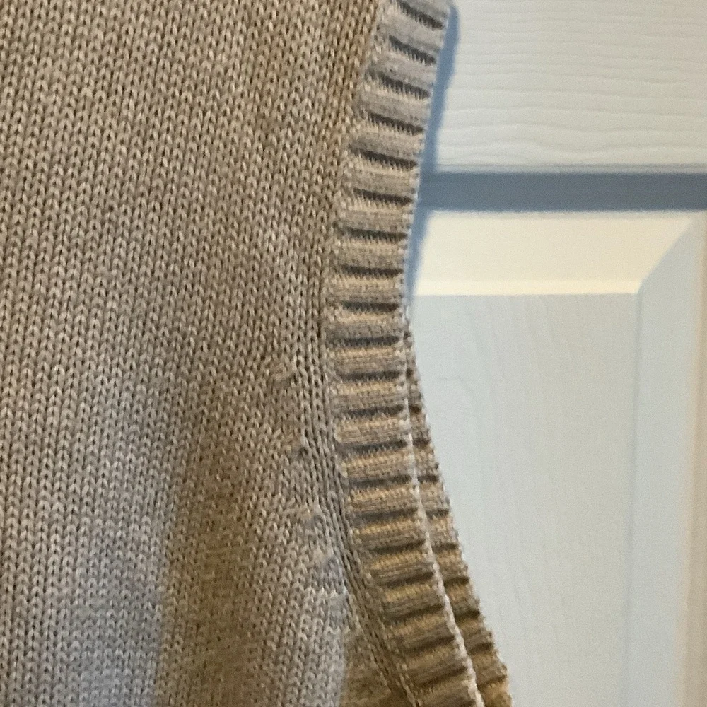 Daniel Cremieux classic neck