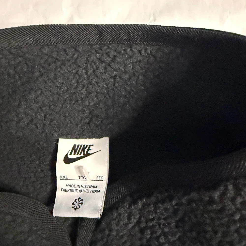 Nike men black