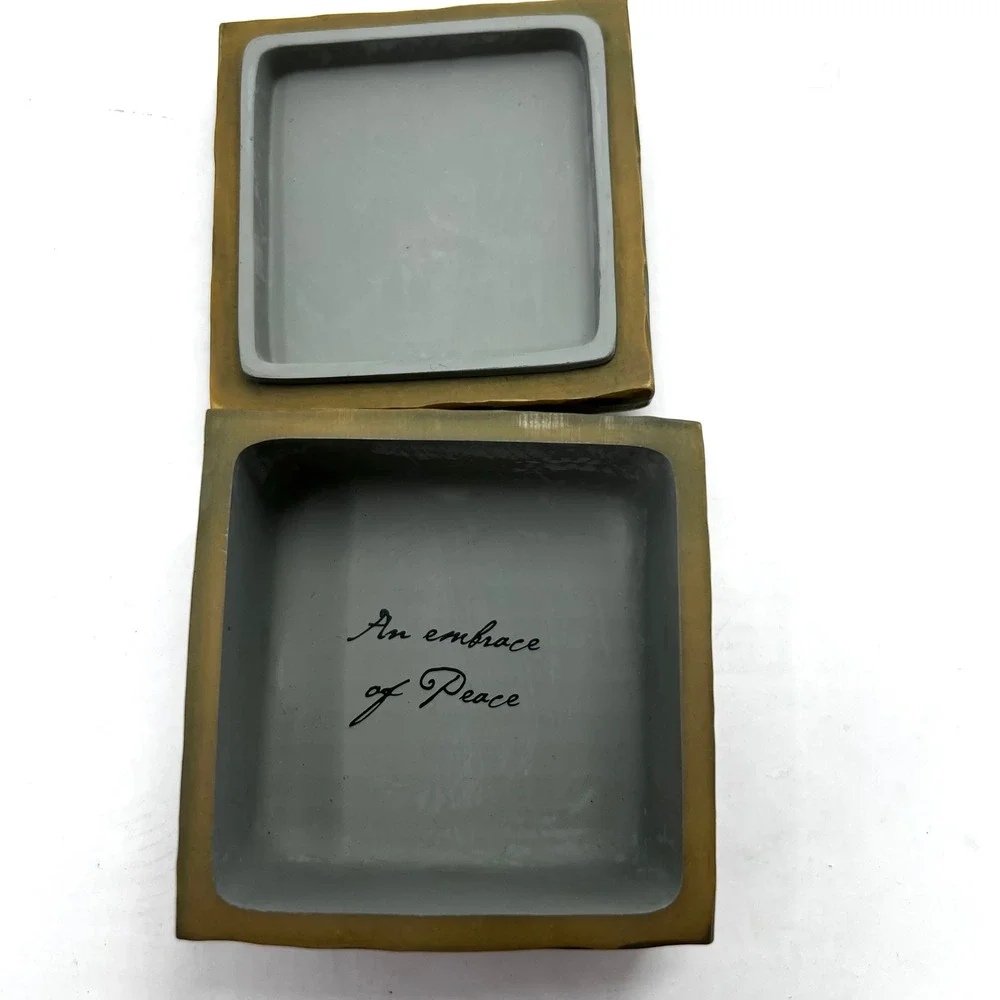 Willow Tree Peace on Earth Box Susan Lordi 2004‎ DEMDACO Keepsake Hinged Lid