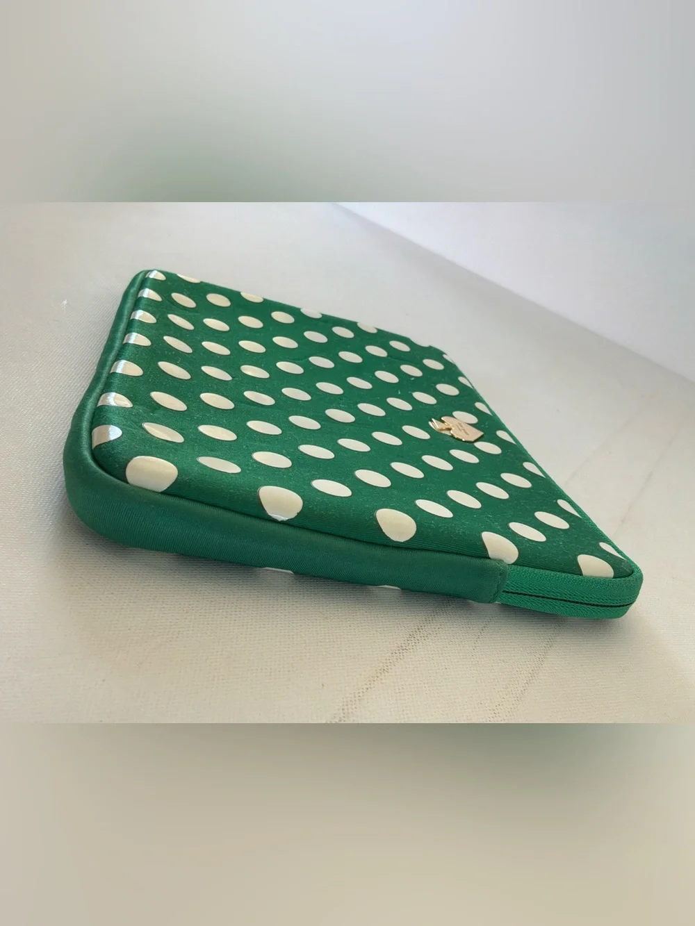 kate spade features brand