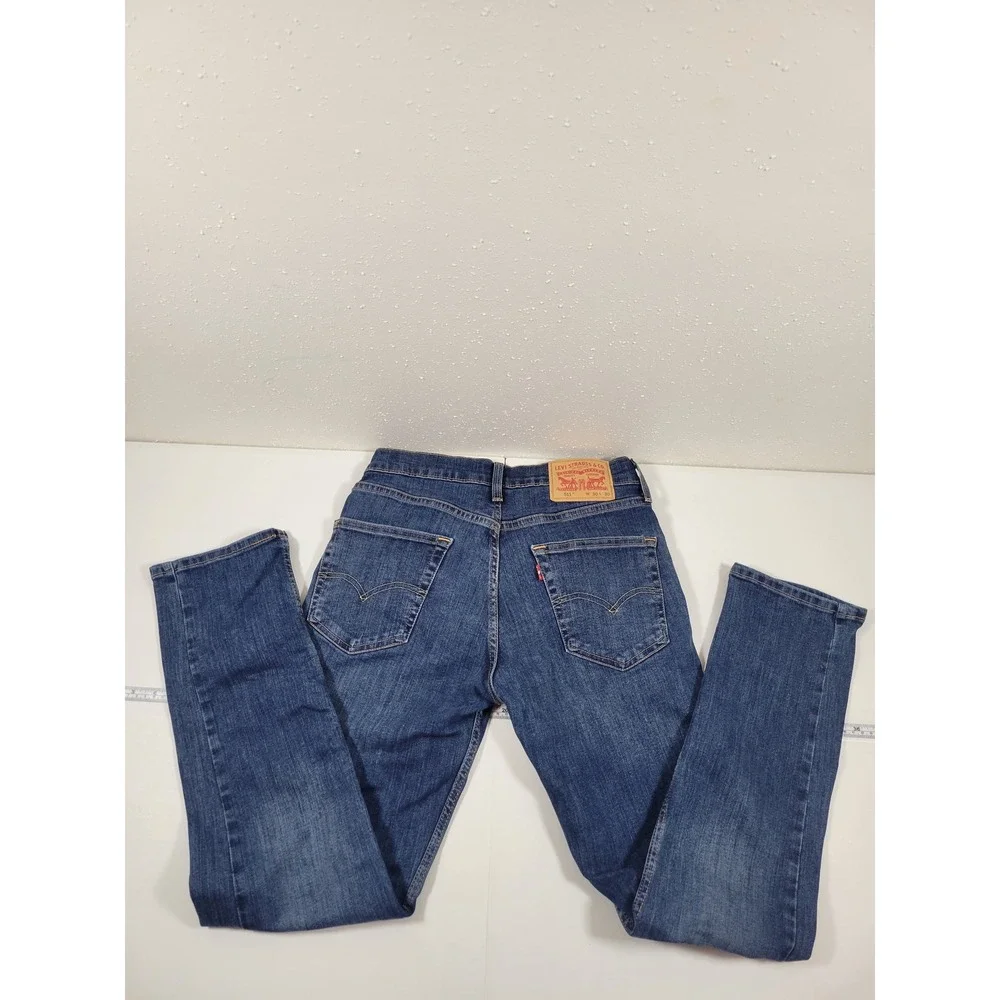 Levis or that
