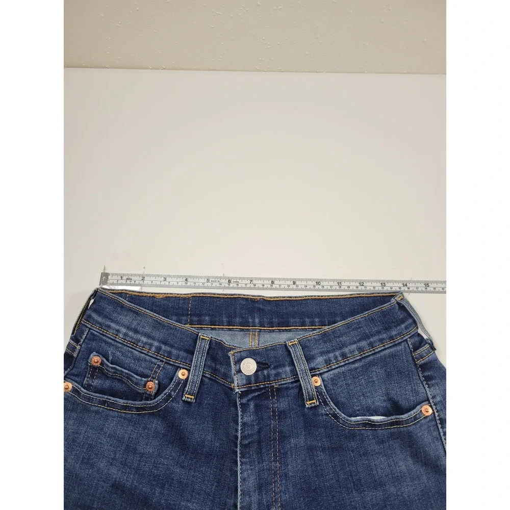 Levis stitching cut horse