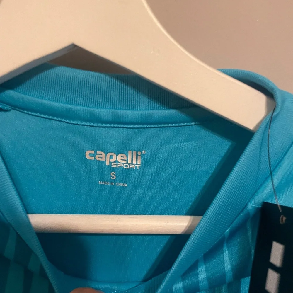 Capelli Sport has padding