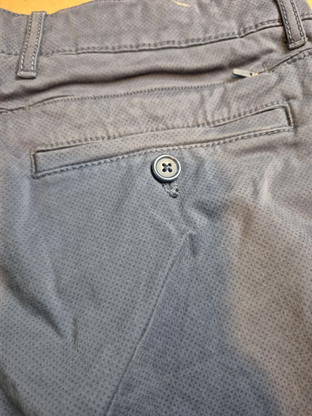 Roundtree & Yorke flat front