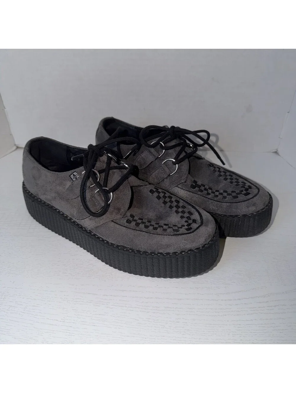T.U.K. Low Sole Creeper Shoes Men's 8 Women 10 Gray Suede Sneakers