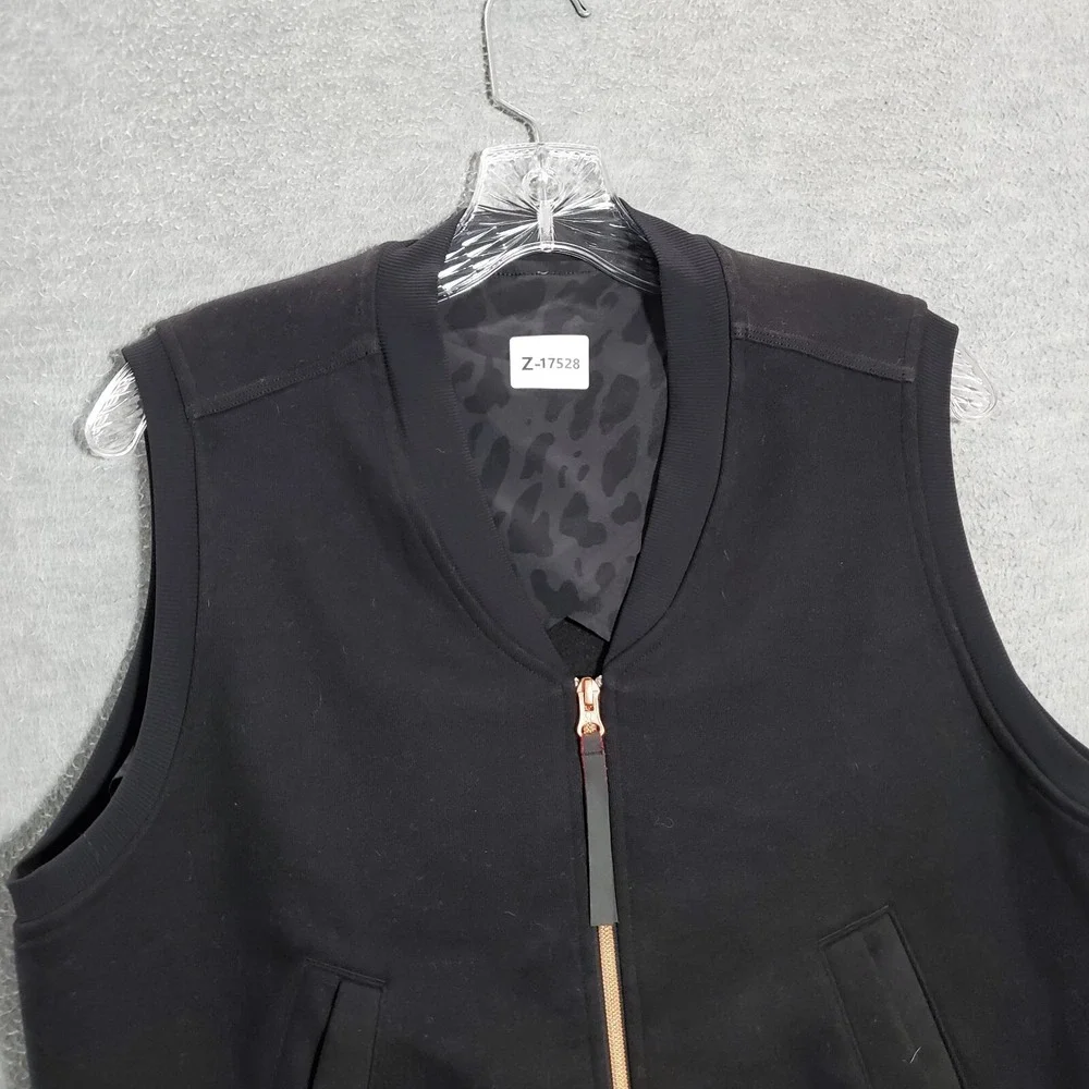 lululemon athletica *please carefully