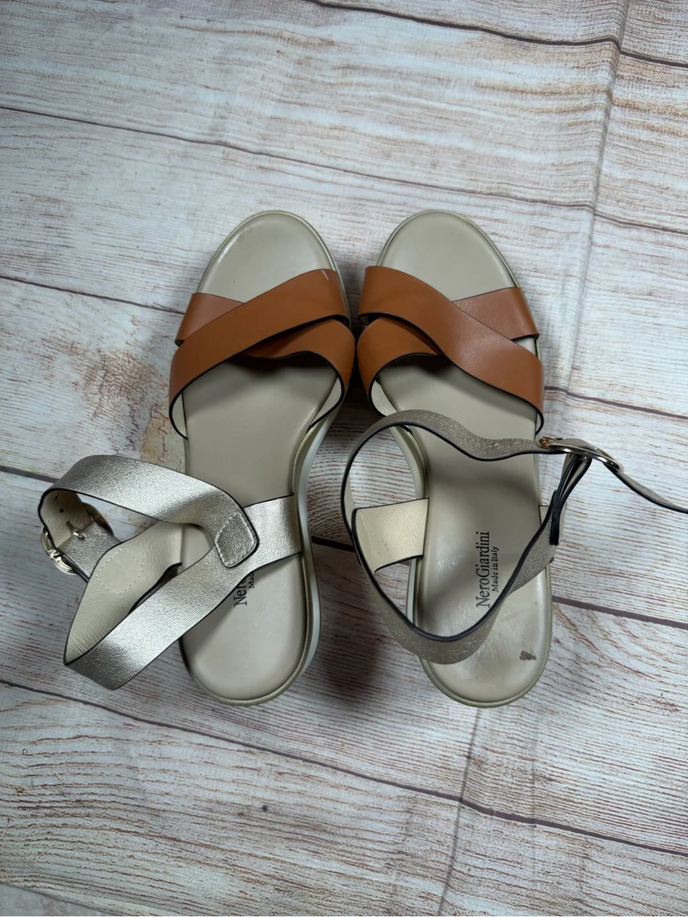 Nero Giardini lightweight wedge