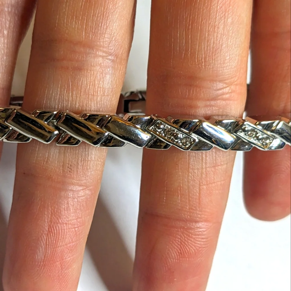 N/A silver tone