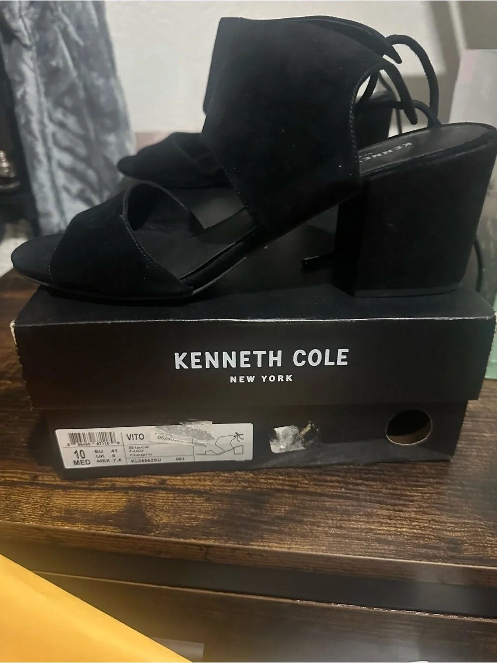 Kenneth Cole chic black