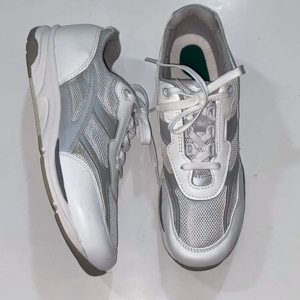 SAS trendy sneakers