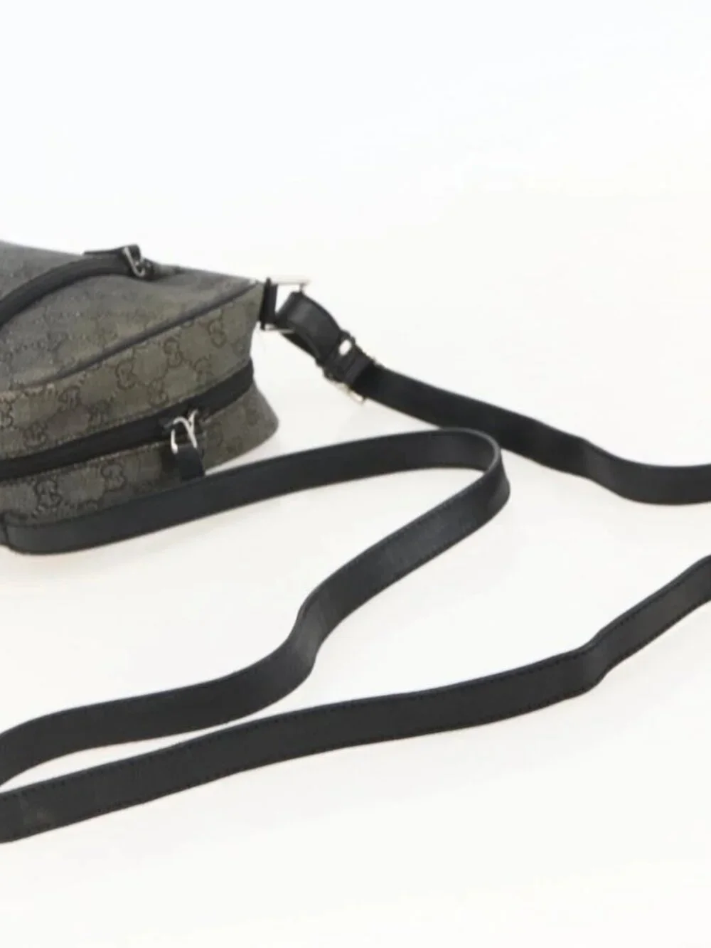 Gucci brand	gucci color	black