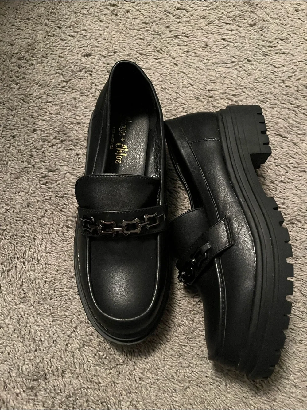 Chase + Chloe sleek black
