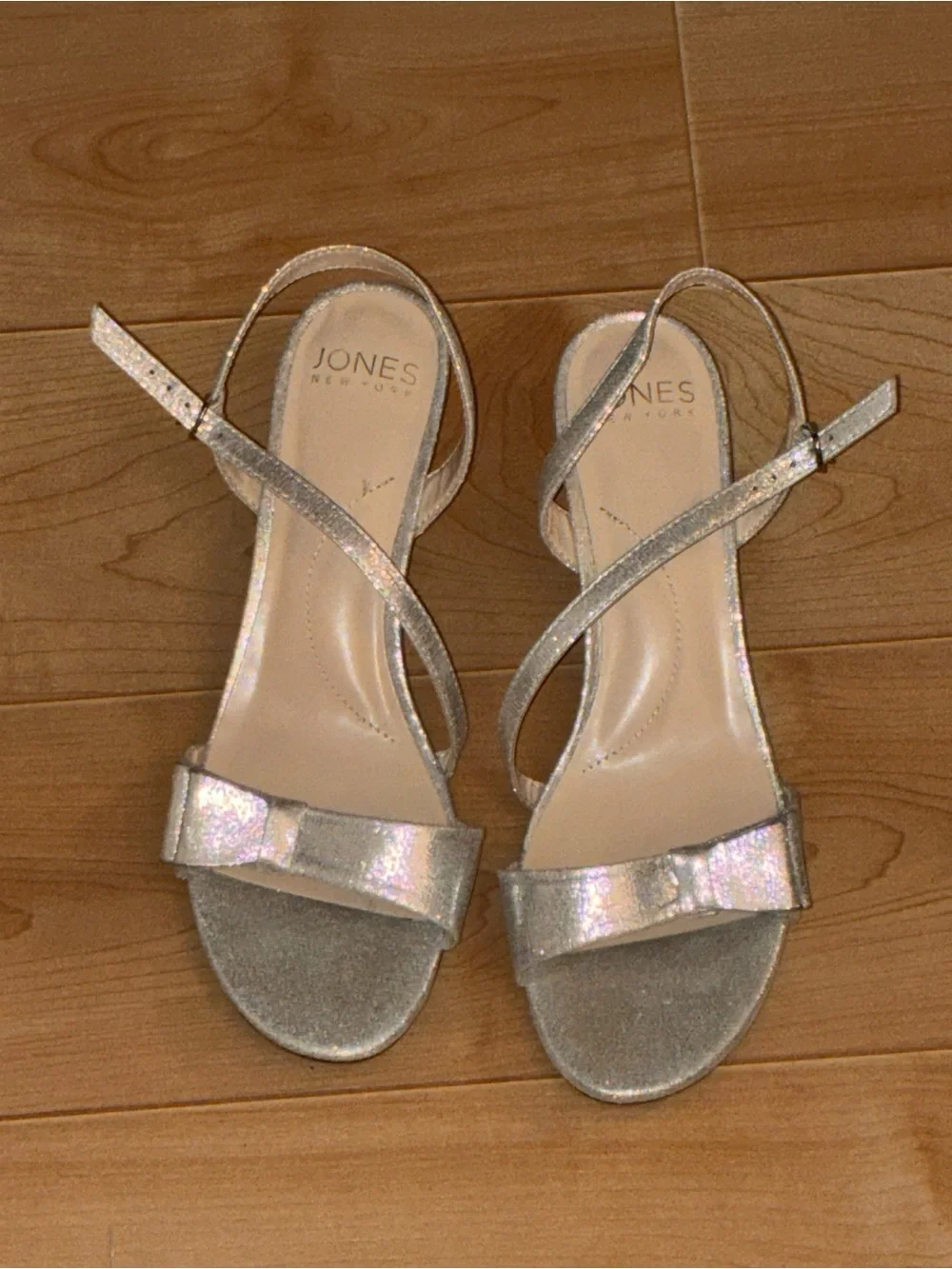 Jone New York kitten heels Silver Holographic Bow Ankle-Strap Heels Sz 9.5