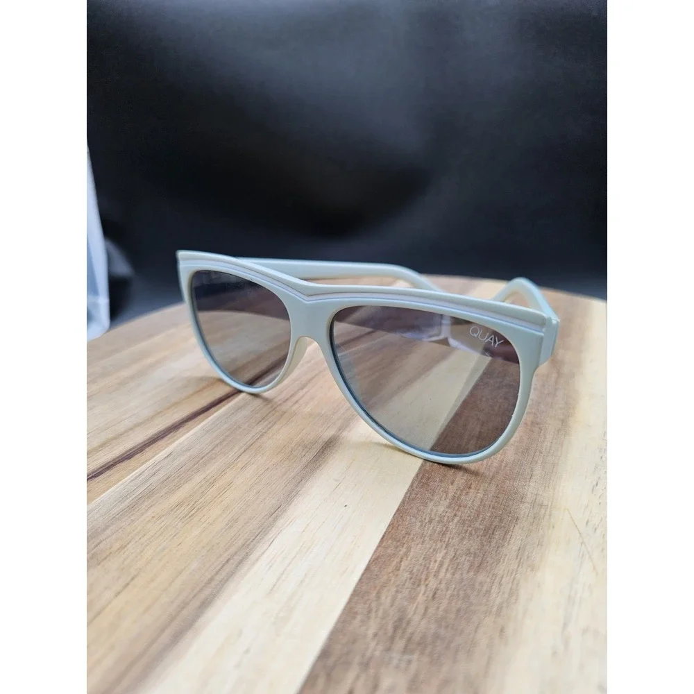 Quay Australia‎ Hollywood Nights 111 Sunglasses Unisex
