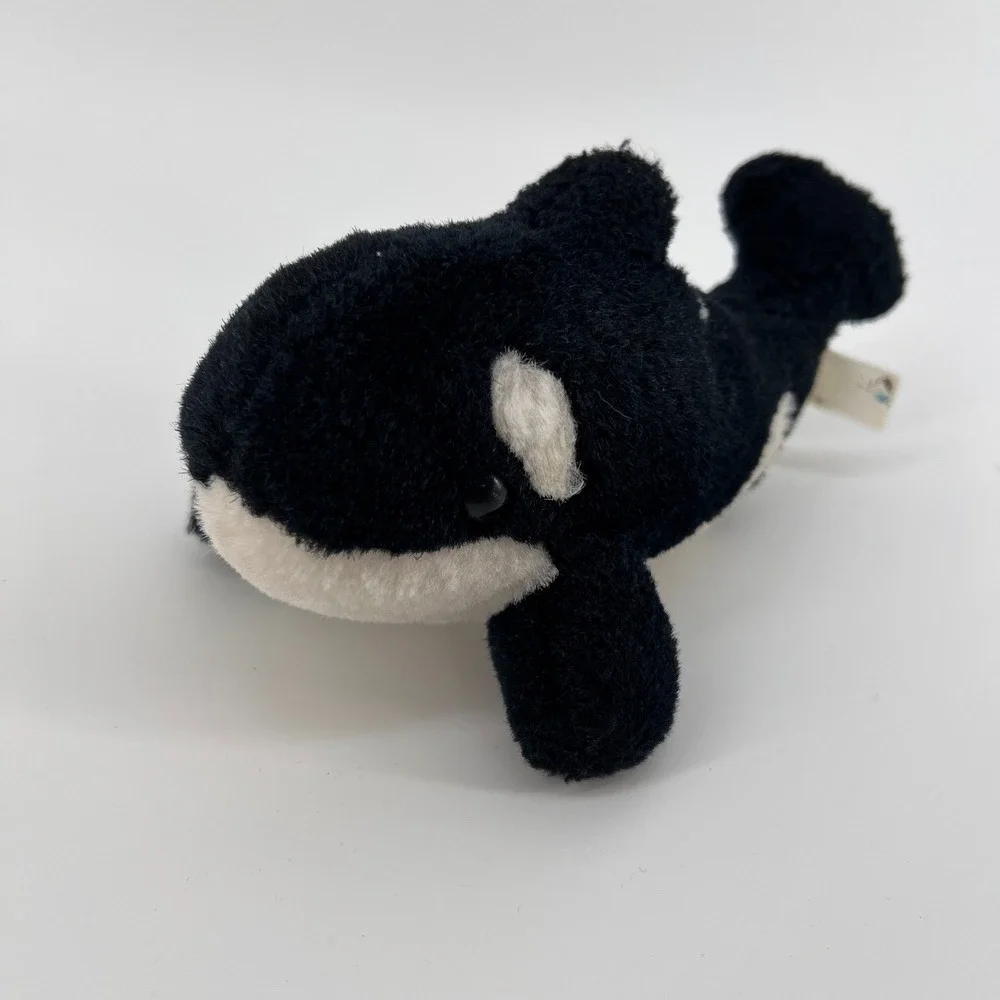 The Unbranded Brand detailed pet