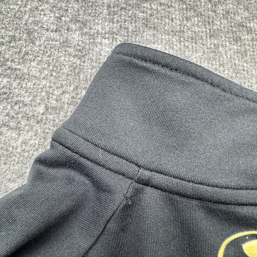 Under Armour used has