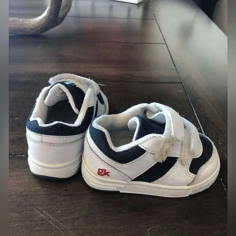 GUC Genuine Kids Sneakers 🛍️🛍️5/30 kids clothes