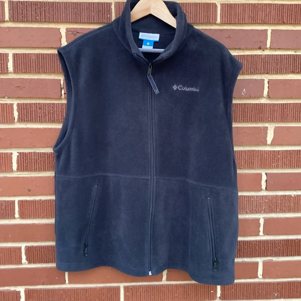 COLUMBIA Sportswear Company Men's Black Fleece Full Zip Vest Size Large‎