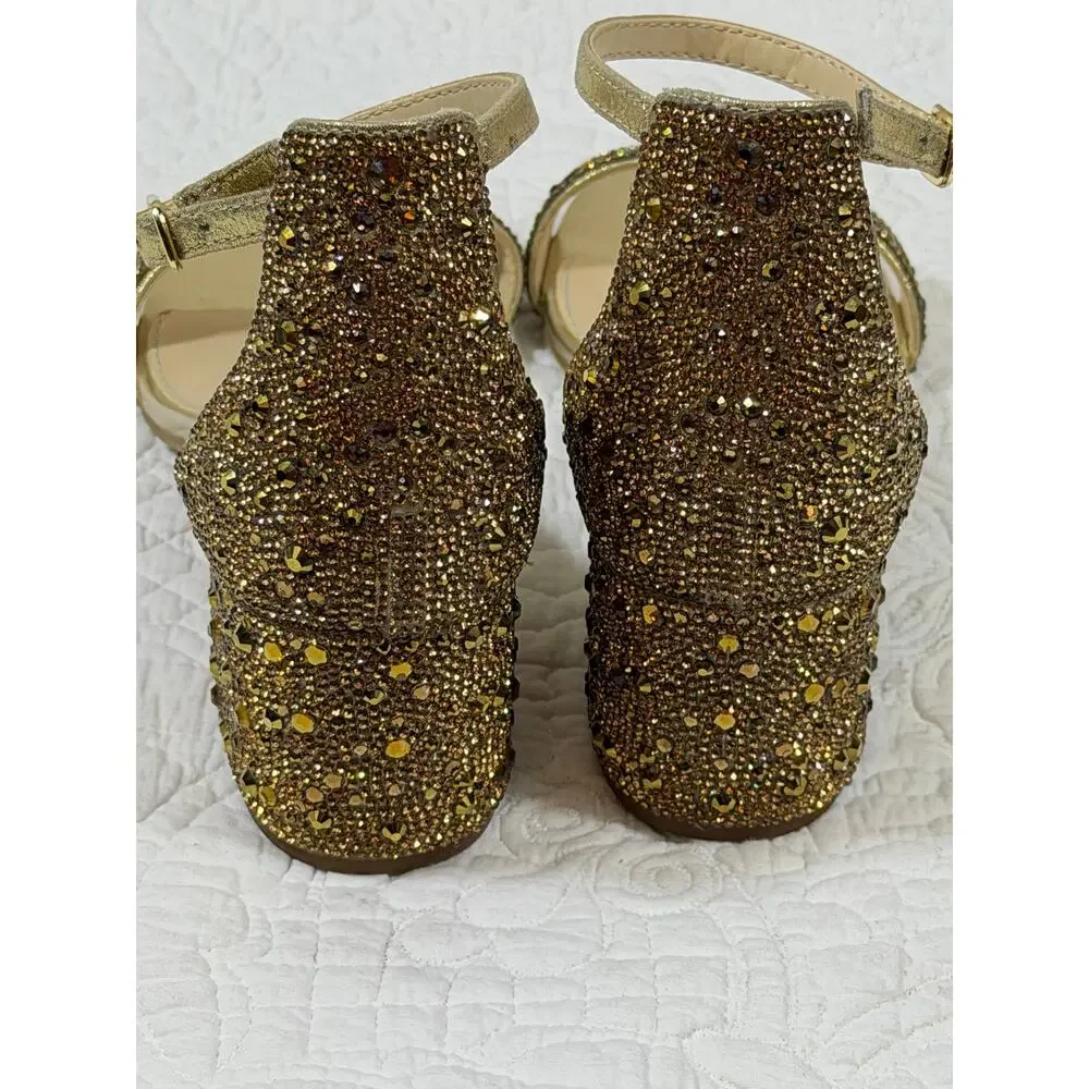 Betsey Johnson look elegance