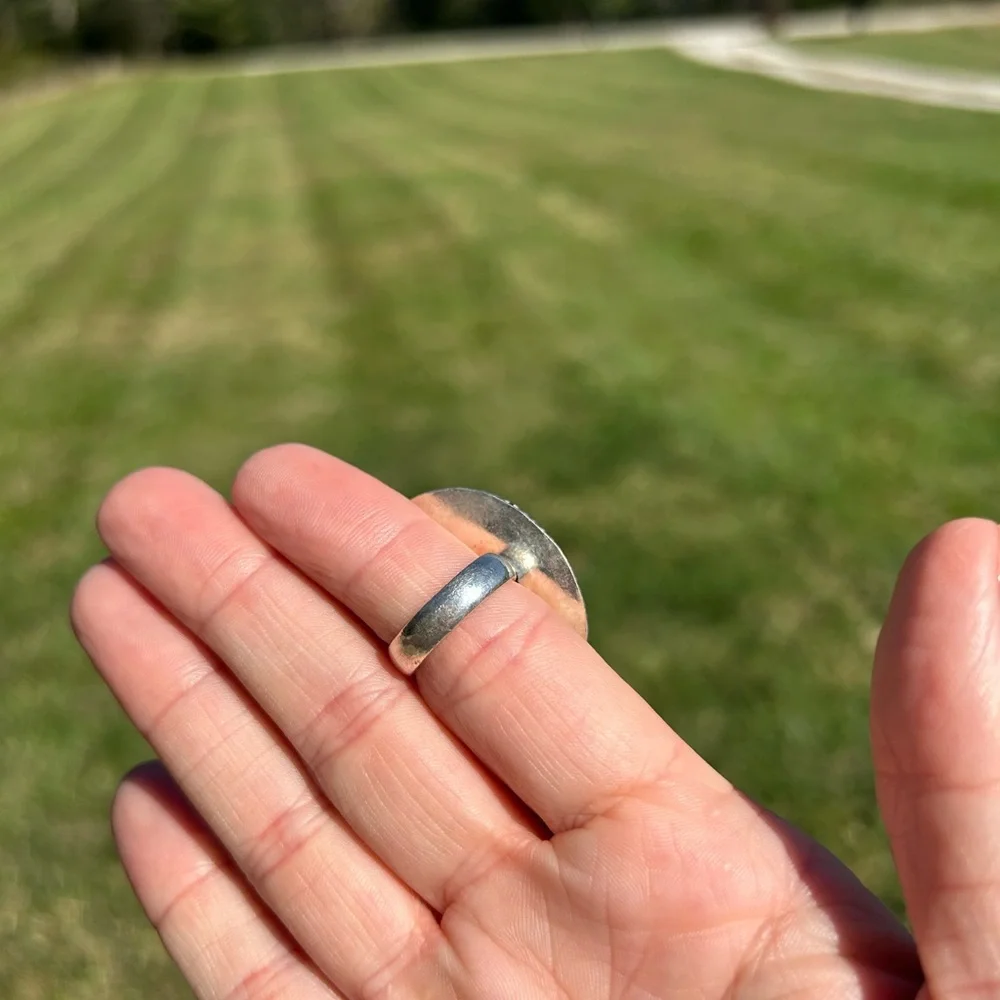 N/A gorgeous ring