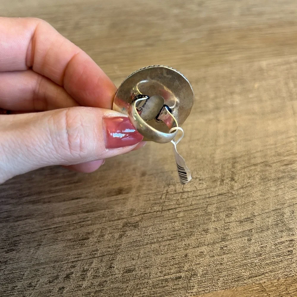 N/A gorgeous ring