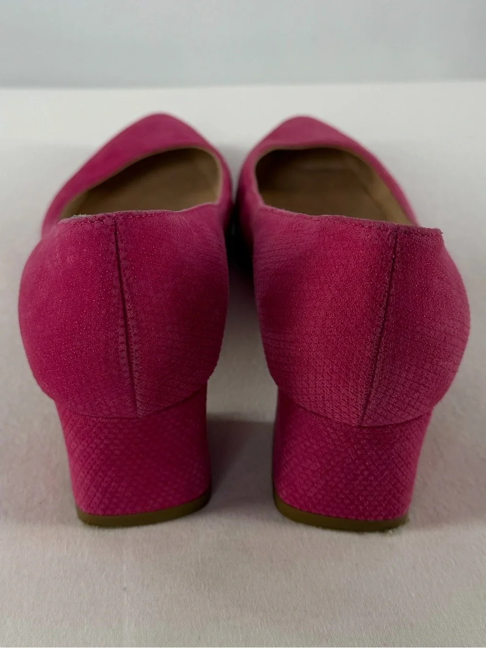 Aquatalia Embossed Suede Pointed Toe Block Heel Pumps in‎ Fuchsia Pink Size 6
