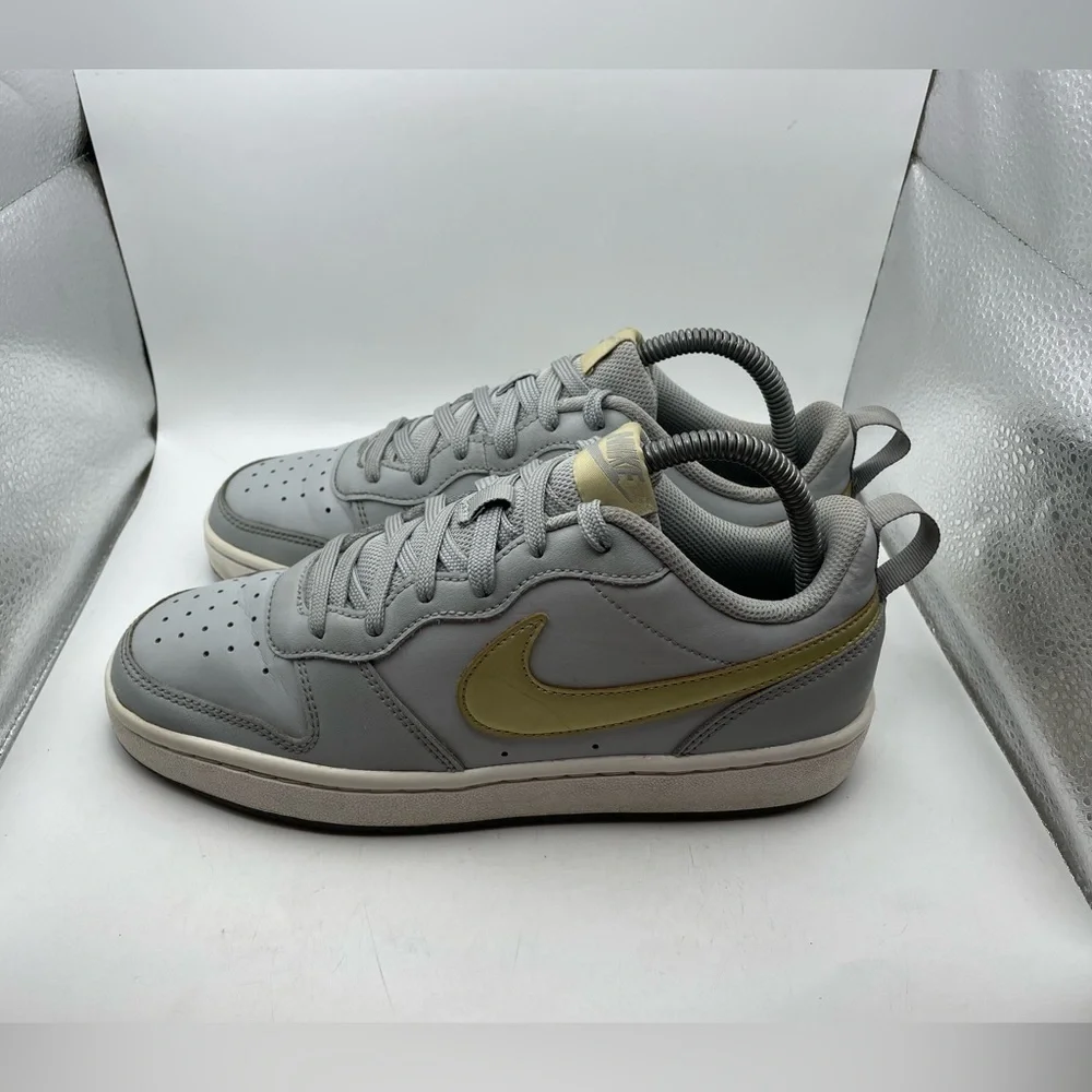 Nike Borough Low 2 blue sneakers size 6Y/ Womens 7.5