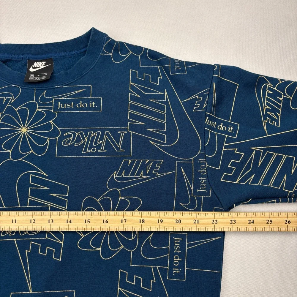 Nike sportswear crewneck