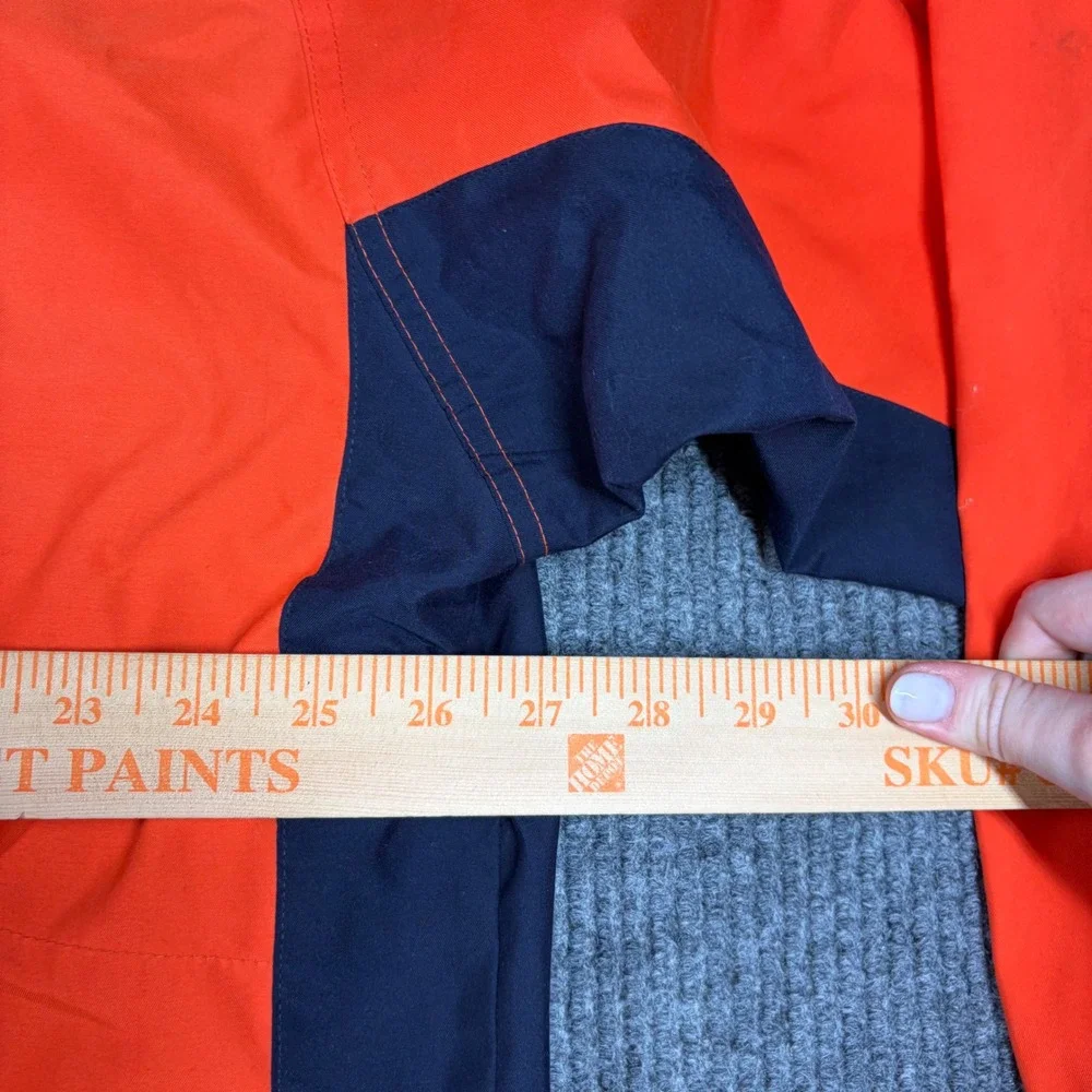 Vesi Sportswear details please