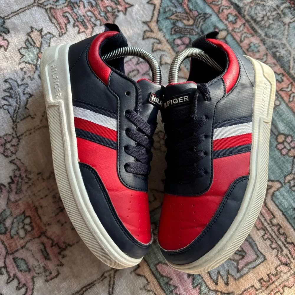 Tommy Hilfiger you medium take