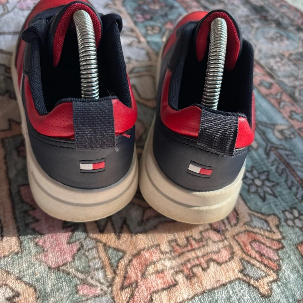 Tommy Hilfiger boys closure take