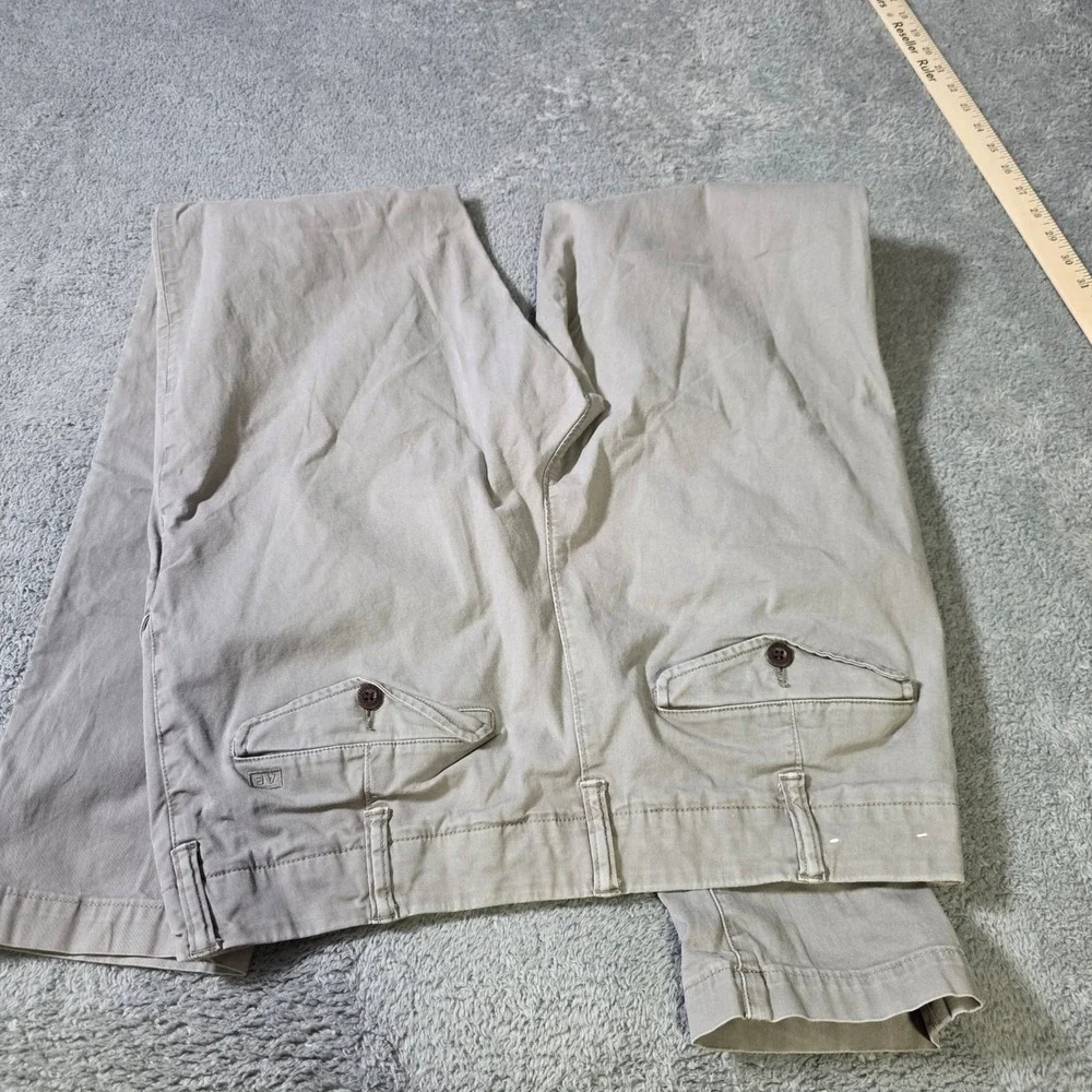 American Eagle Outfitters minimalist mobility
