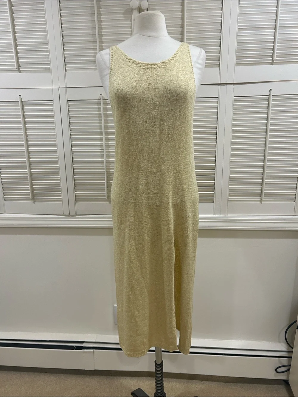 N/A light yellow