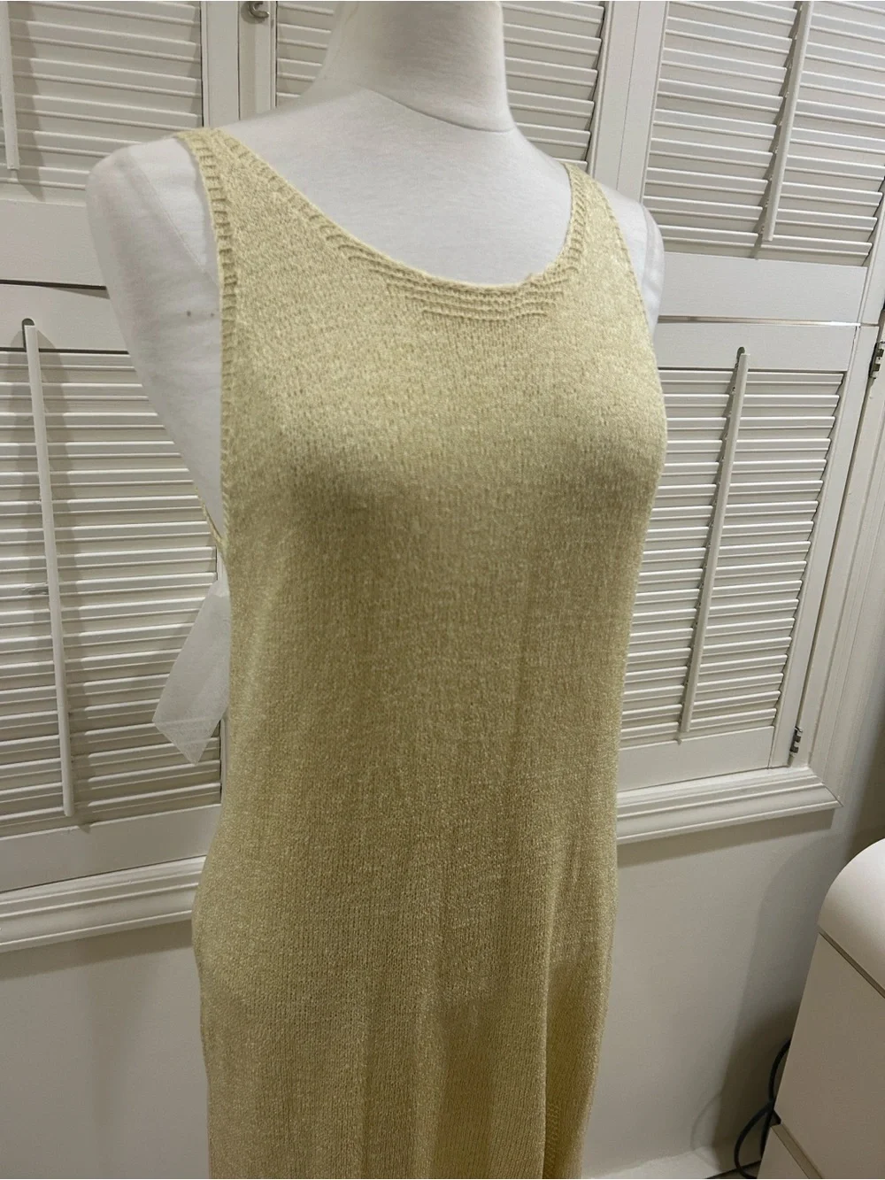 N/A light yellow