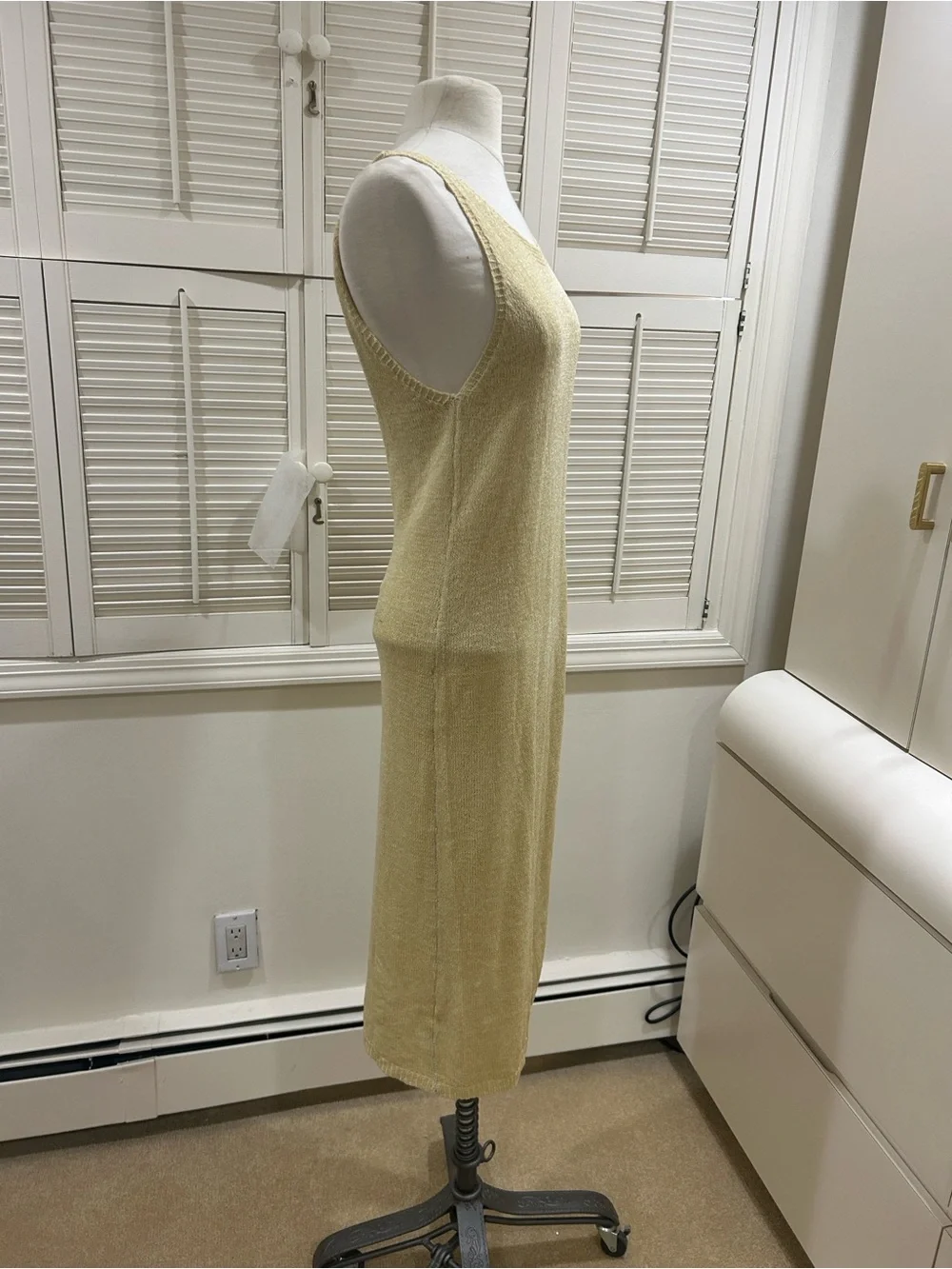 N/A light yellow