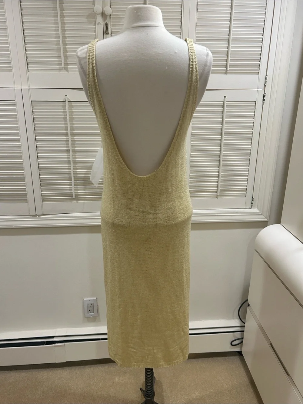N/A light yellow