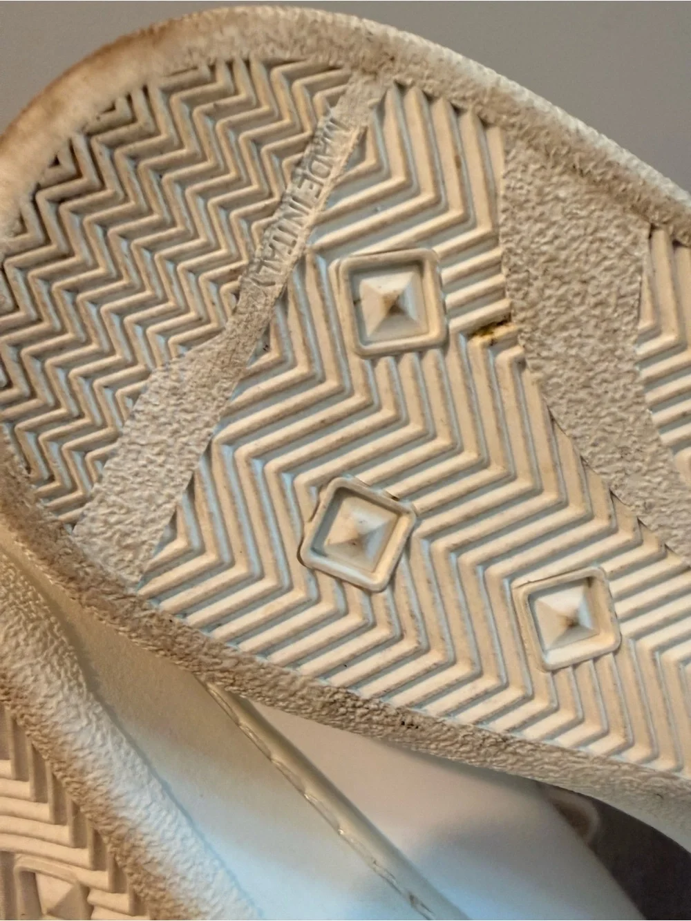 Valentino Garavani classic low