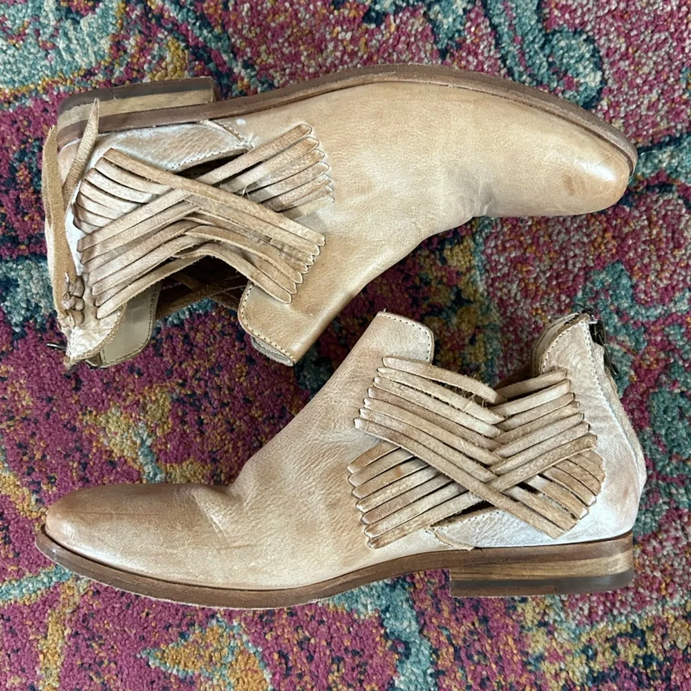 Baske women’s tan