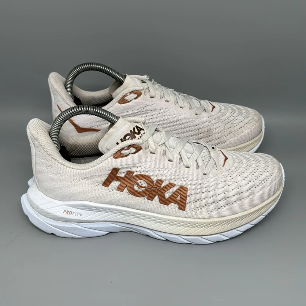 Hoka One One‎ Mach 5 Cream Bronze Running Shoes Women's Sz 8B