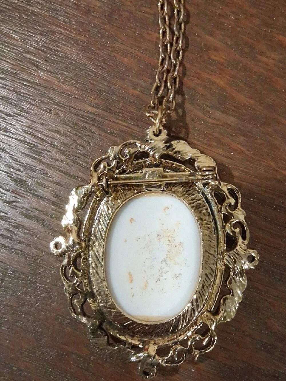 N/A elegant gold