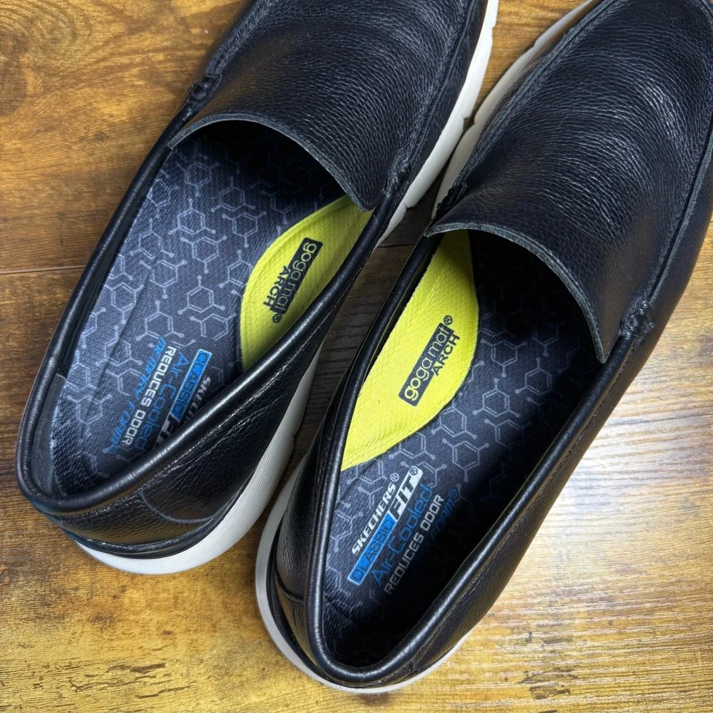 Skechers signs walking