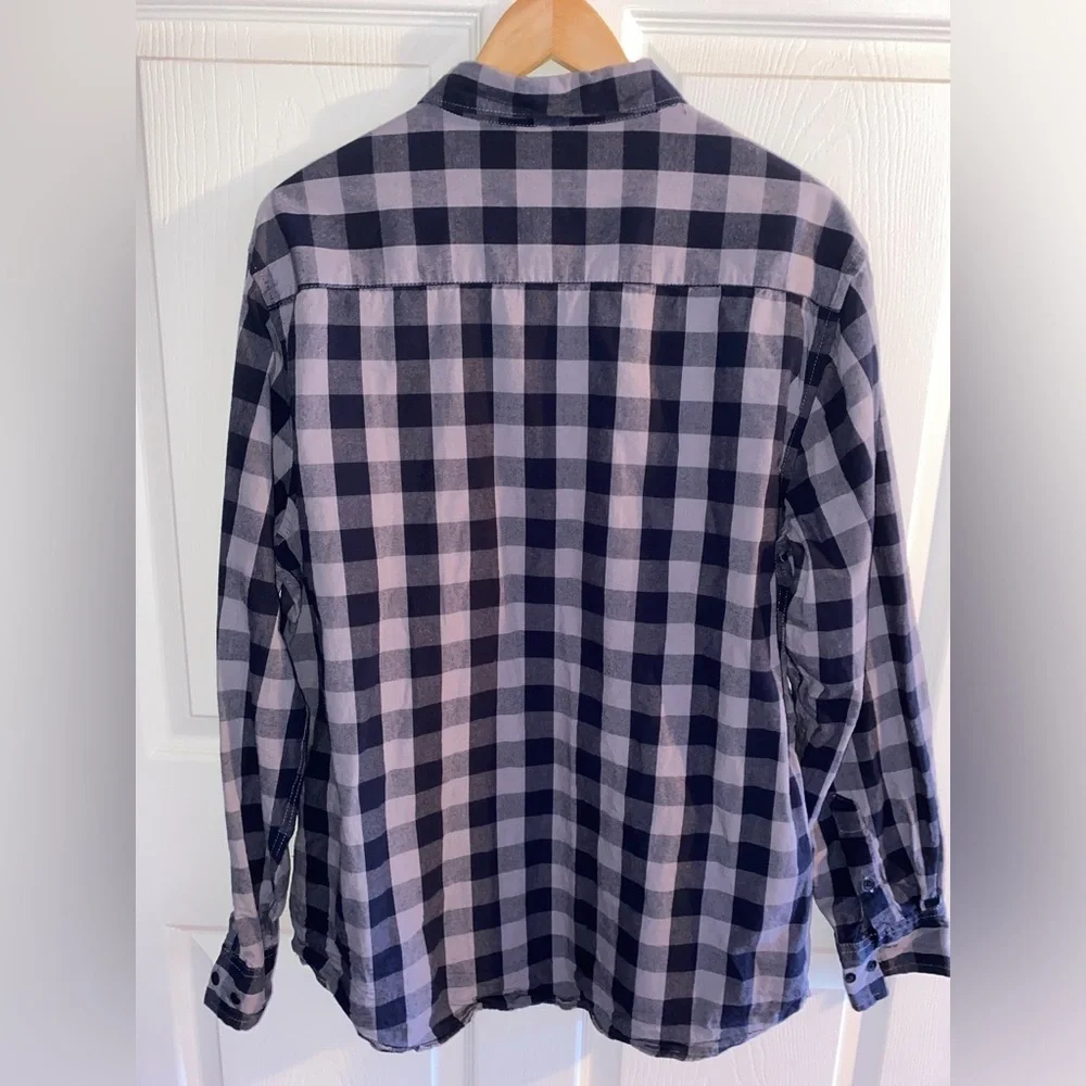 Kenneth Cole shirt back