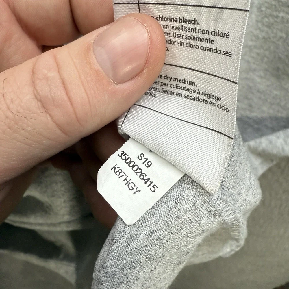 Carhartt size tag