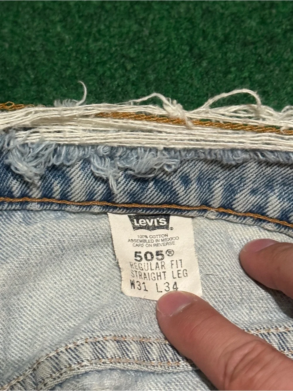 Levis 501 Vintage Jeans 30x33 Distressed Straight Leg 90s Grunge Thrashed